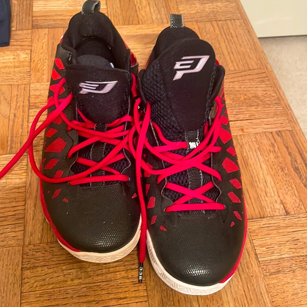 Nike Jordan’s CP3 VI Red Black size 10